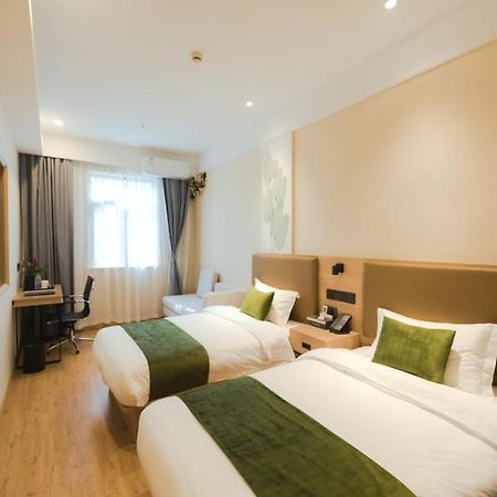 Greentree Inn Shanghai Huangxing Park Subway Station Express Hotel Exteriör bild