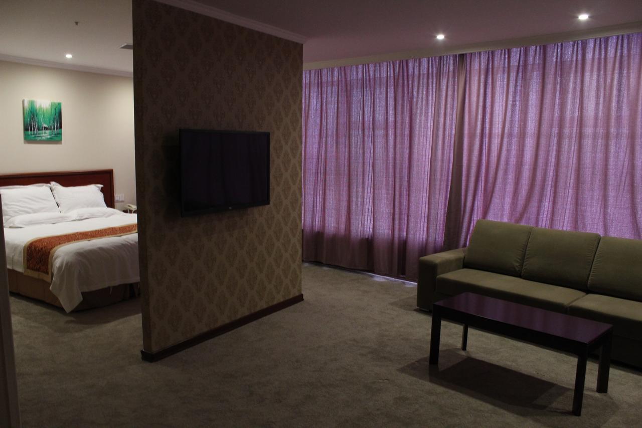 Greentree Inn Shanghai Huangxing Park Subway Station Express Hotel Exteriör bild