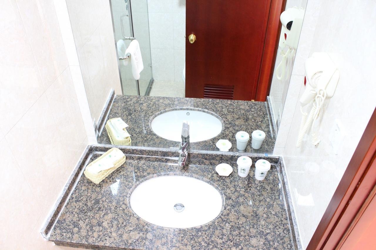Greentree Inn Shanghai Huangxing Park Subway Station Express Hotel Exteriör bild