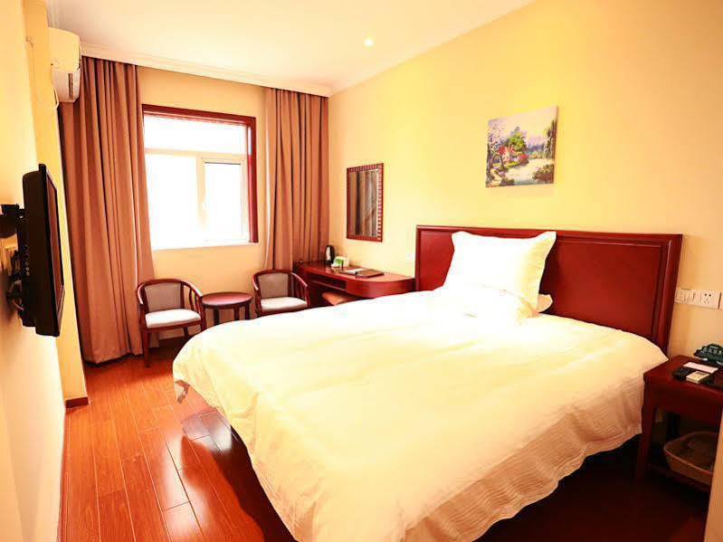 Greentree Inn Shanghai Huangxing Park Subway Station Express Hotel Exteriör bild